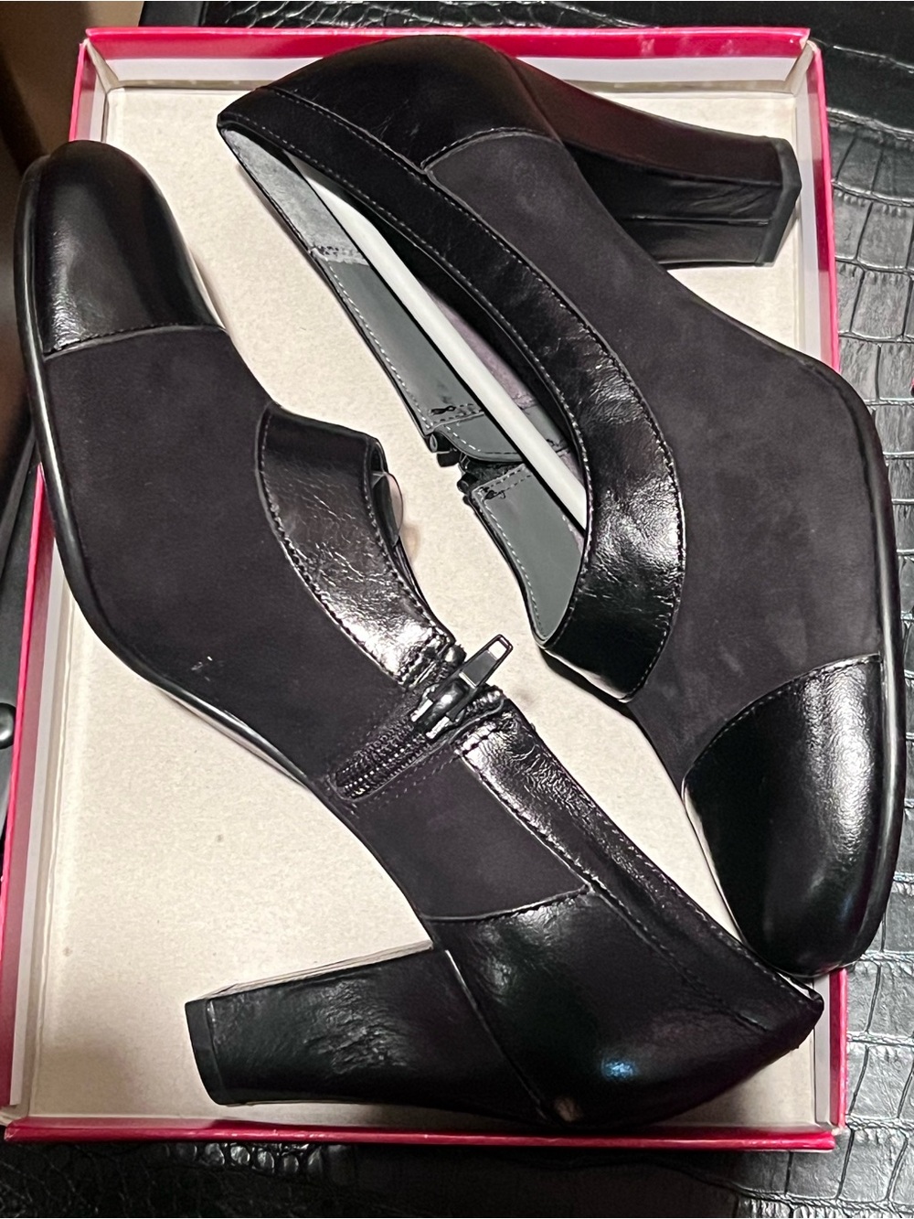 AEROSOLES Black Leather and Suede Ankle Boots